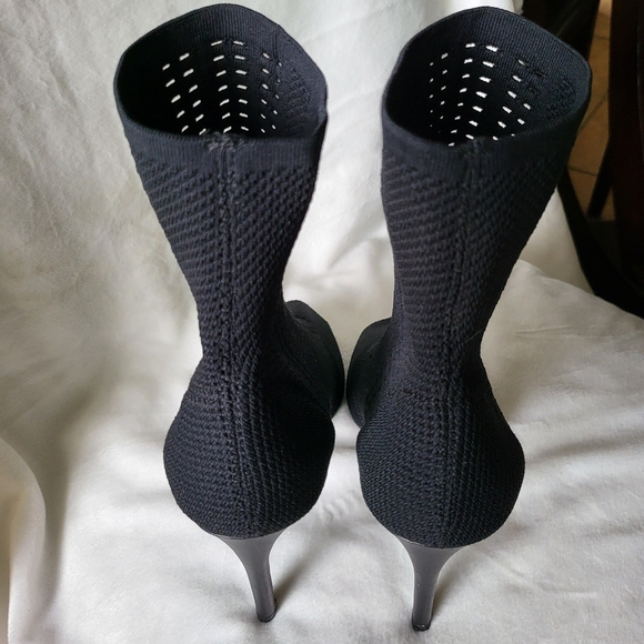 Charles David, shoes black knit booties size 8 1/2. - Picture 3 of 6